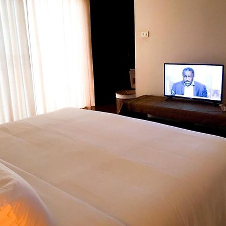 Siam Bright Suite Банкок Екстериор снимка