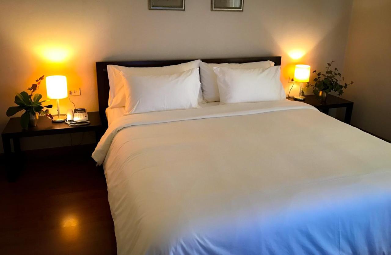 Siam Bright Suite Банкок Екстериор снимка